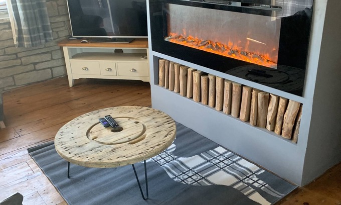 Queensbury Cottage | Captivating 1-bed Cottage in Halifax