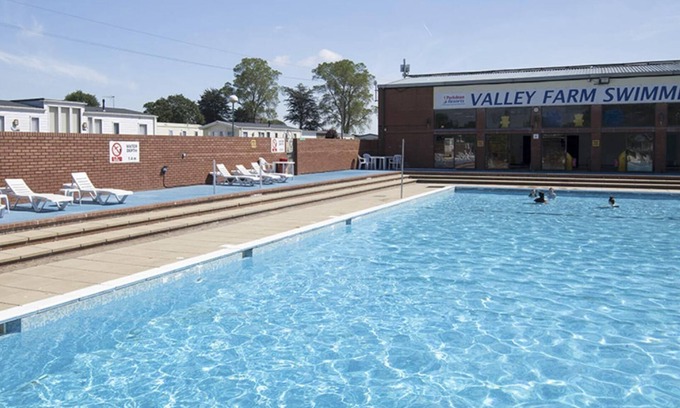 Holland-On-Sea Cabin | Captivating 2-bed Caravan in Clacton-on-sea