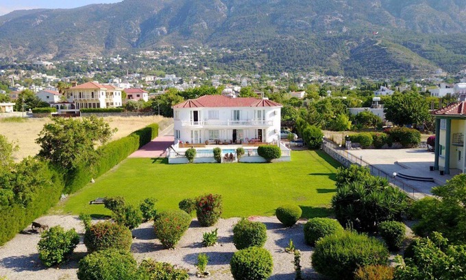 Kyrenia District Villa | Captivating 5-Bed Villa with private pool & garden