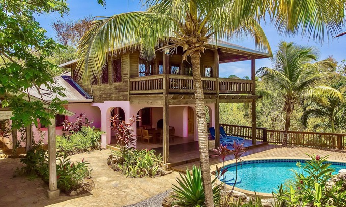 Gibson Bight Villa | Capture moments that matter-Family & couples friendly-Private pool-Ocean views