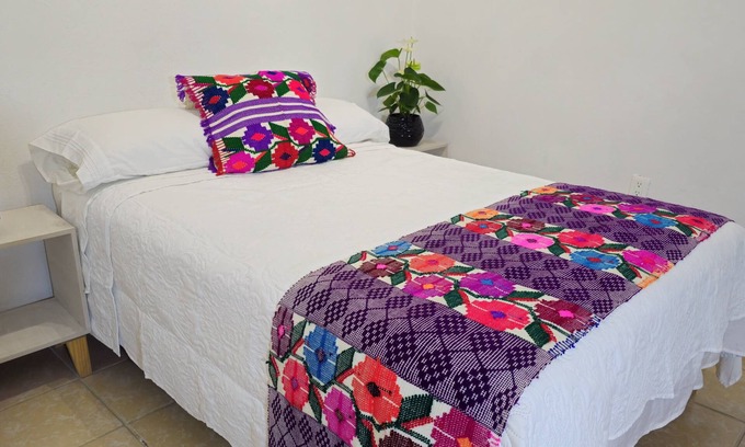 San Antonio de la Cal Apartment | Caracol Purple Department