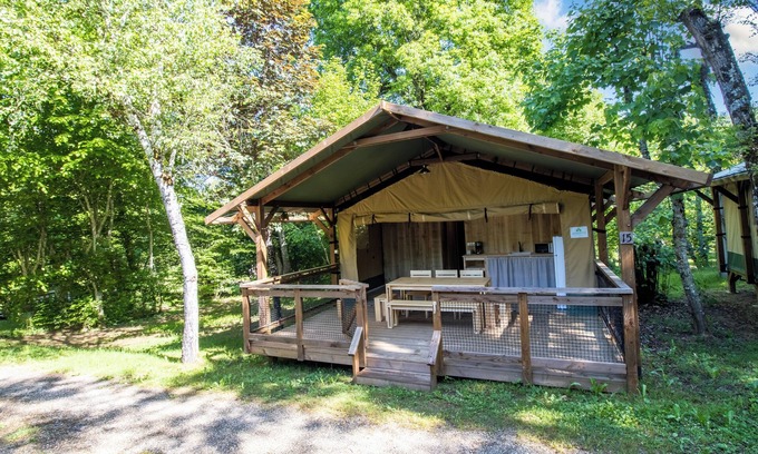 Saint-Martial-de-Nabirat RV Rental | Caravan 'Tente Lodge' with Shared Pool, Private Terrace and Wi-Fi