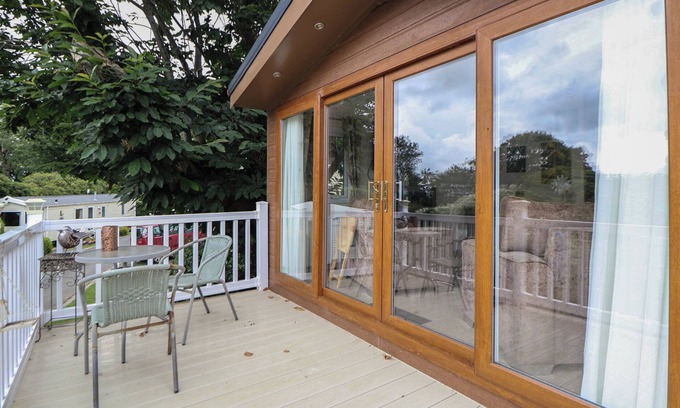 Ruthin Cottage | CARAVAN 96, pet friendly, with a garden in Llanfwrog, Denbighshire