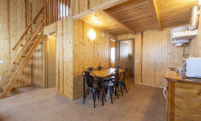 Alos de Balaguer RV Rental | Caravan 'Bungalow 2' with Mountain View, Wi-Fi and Air Conditioning