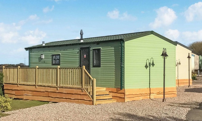 Kinclaven House | Caravan with one double and one twin.