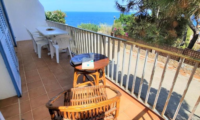 Llanca Apartment | CARBONERES 4