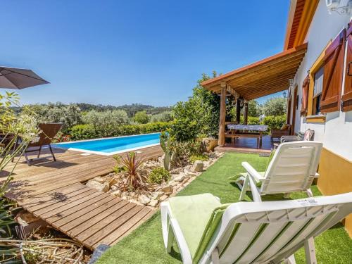 Camparca House | Carcavelos Villa with Pool