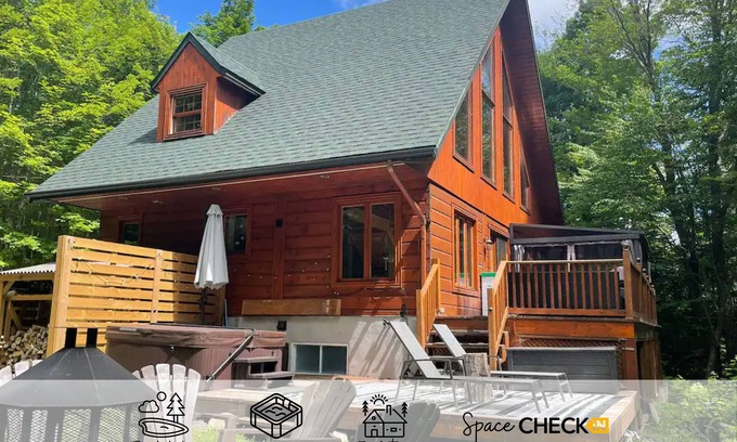 Saint-Calixte Ski Chalet | Cardinal de Beauvoir ♥ Spa ☼ Bord de Lac ↟ Foyer