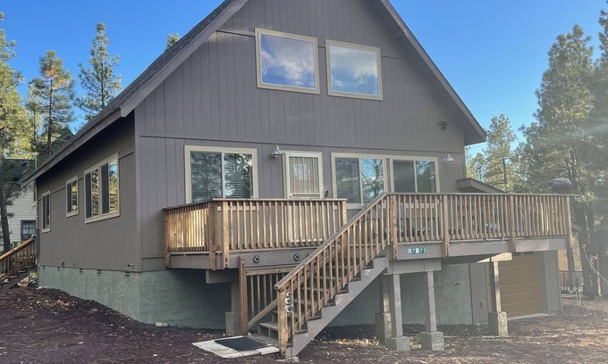 Munds Park House | Cardinal Nest: Modern Cabin in Munds Park - 20 min to Flag and 40 min to Sedona