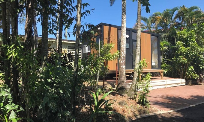 Cardwell House | Cardwell by the Sea by Tiny Away