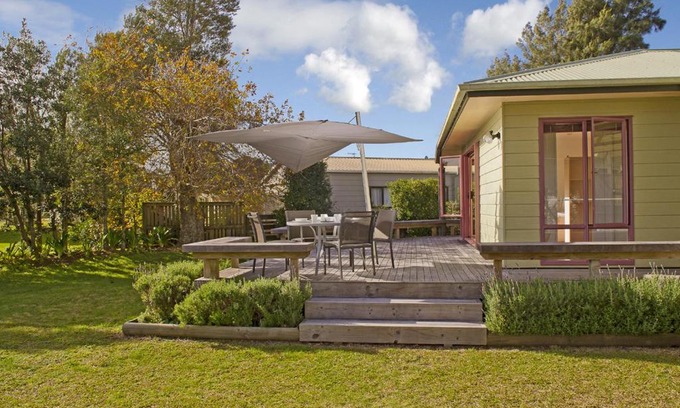 Cooks Beach House | Carefree at Cooks - Cooks Beach Bach