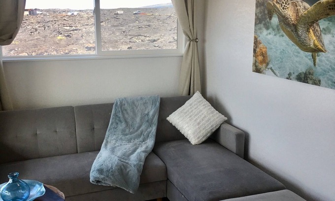 Pahoa House | Cargo Container HomeOnTheLava~ Ocean & Volcano View Sleeps 4 ~ Julie’s Sunrise