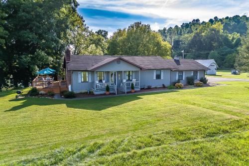 Elizabethton House | Carla's Cottage