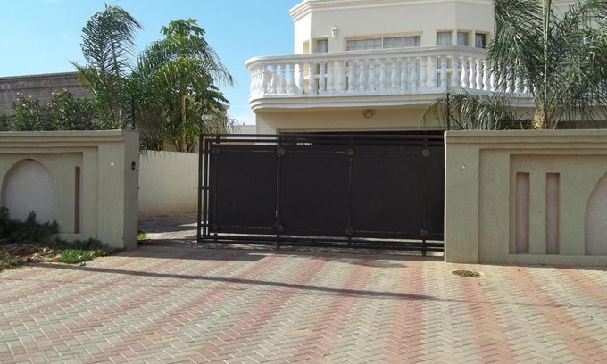 Gaborone House | Carlcyn Homestay