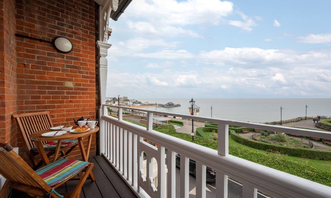 Broadstairs Apartment | Carlton Bay View - Two Bedroom Apartment, Sleeps 4