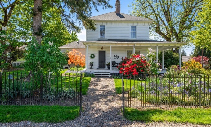 Carlton Other | Carlton Farmhouse - A Quintessential Farmhouse in the heart of Carlton