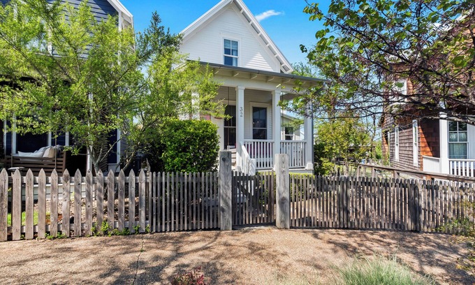 Carlton Landing House | Carlton Landing-Moogi's Happy Place