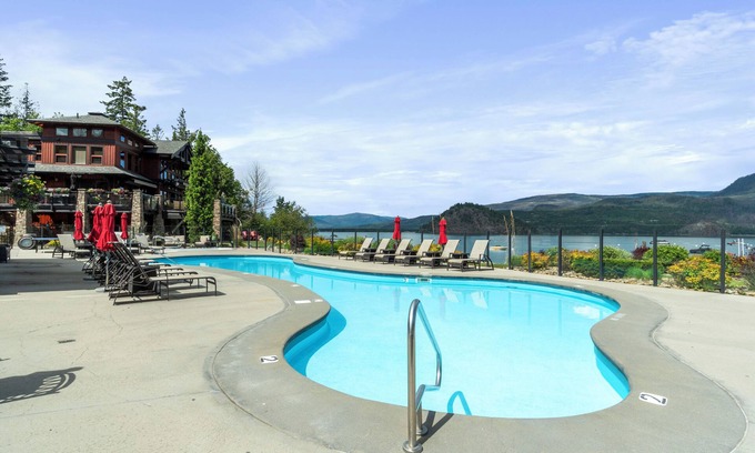 Blind Bay House | Carmel Beach Private Lodges - Unit #15. Second row, 3 bedroom unit.