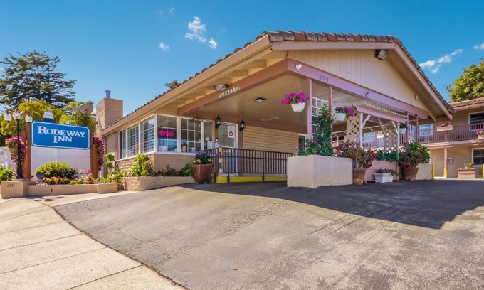 Munras Avenue Hotel | Carmel Hill Lodge