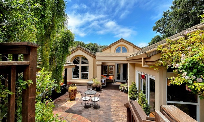Carmel House | Carmel Oasis~Golfers Paradise~Exotic Cars~Exquisite Cuisine