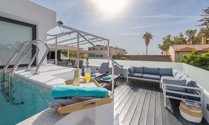 Malaga-Este House | Carmen Beach - holiday home in Malaga by Solaga