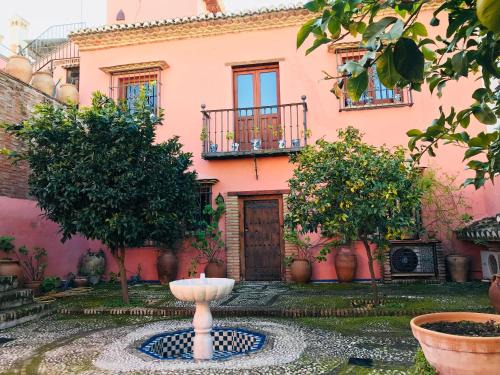 Beiro House | Carmen De La Candelaria