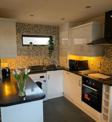 Kenfig Hill House | Carol's Place near Porthcawl, Margam Park, 3mins to M4