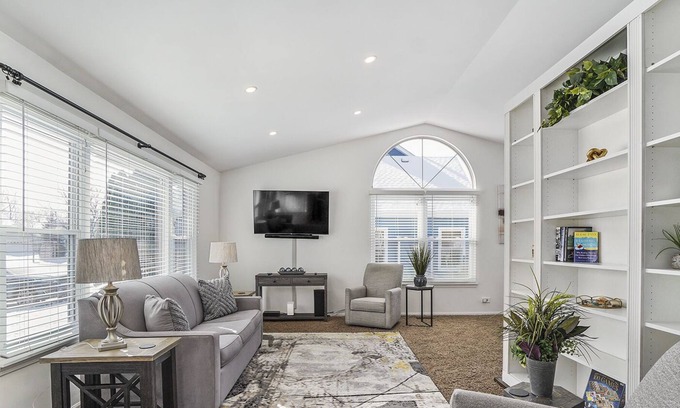 Carol Stream House | Carol Stream Rental
