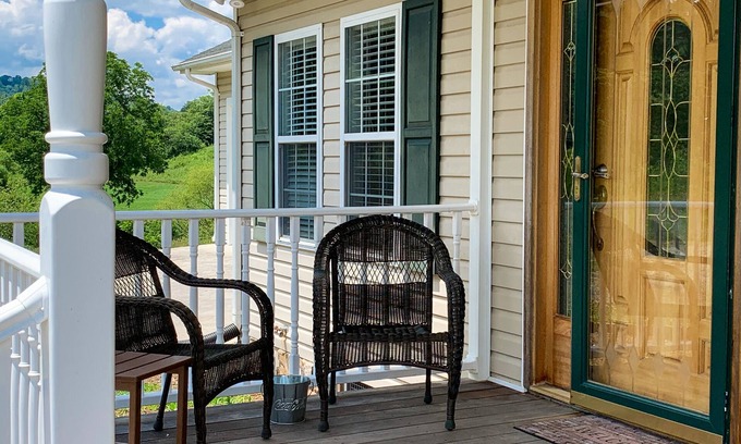 Grassy Creek Cottage | Carolina Pines- Mountain Home w/ Firepit, WiFi and Gas Logs