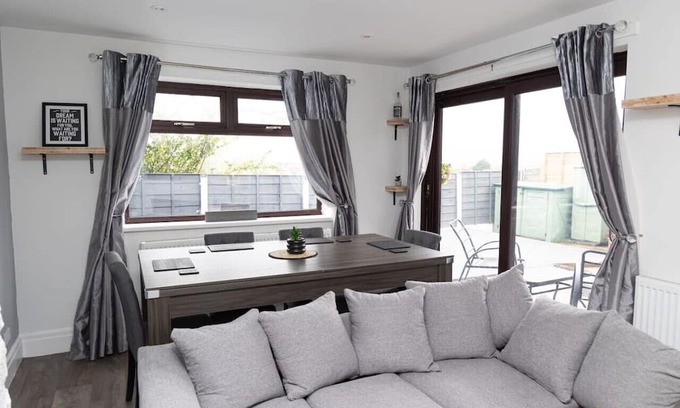 Littleborough House | Carpe Diem Cottage near Hollingworth Lake