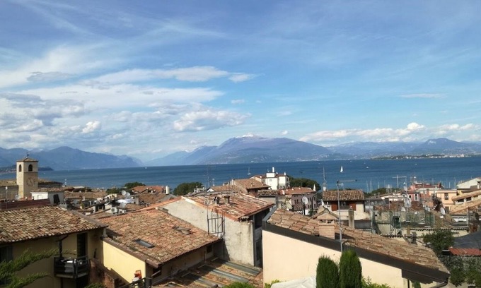 Desenzano del Garda City Centre Apartment | Carpe Diem Citrus - Oasis of peace