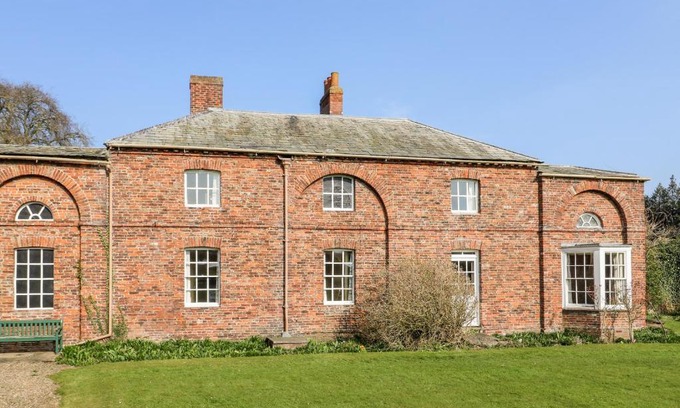Bridlington House | Carr Cottage