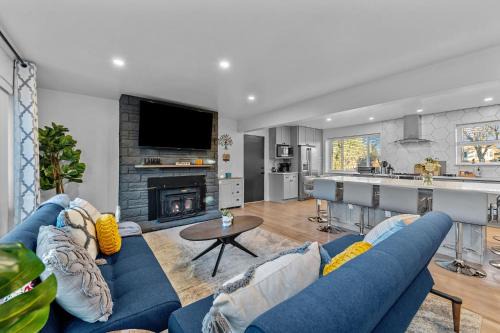 Mid-Lakewood House | Carr - Lakewood