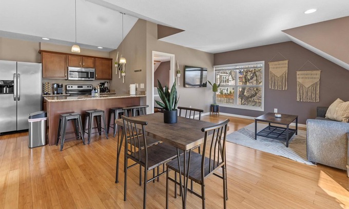 Kennedy King House | Carriage Home w/early check in