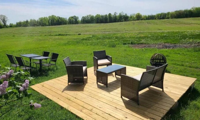 Schuylerville Cottage | Carriage House in Old Saratoga