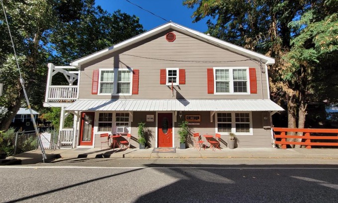 Downieville Hotel | Carriage House Inn