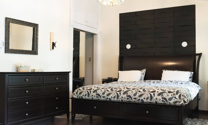 Wolfville Bed & Breakfast | Carriage House - KingBed, Full Kitchen, Patio, Downtown