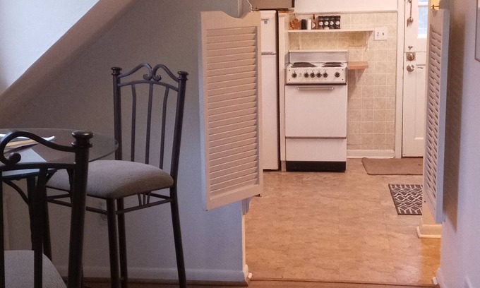 Reynolds Corners House | Carriage House Loft Apartment -Oak Openings Region at its best!