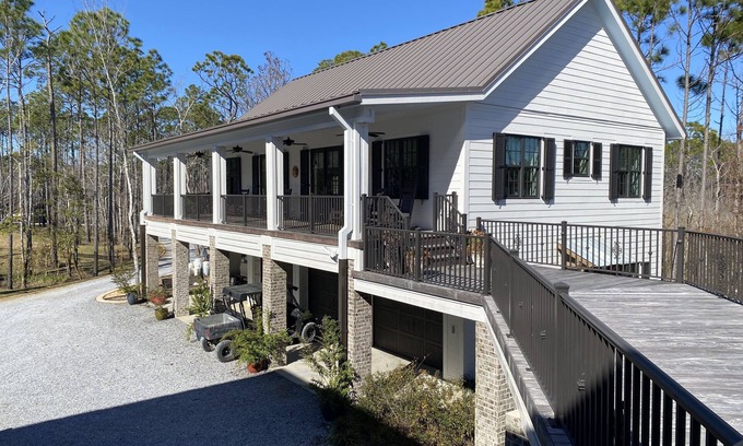 Florida Panhandle Cottage | Carriage House on 120 acres on Blackwater Bay with Private Pool
