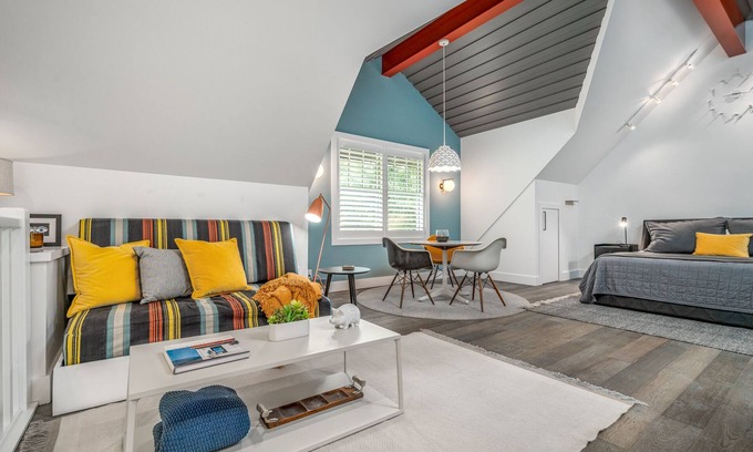 Saugatuck Condo | Carriage House - Studio Condo minutes away from downtown Saugatuck!