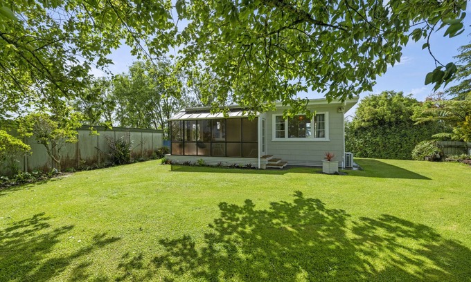 Hurworth House | Carrington Countryside – New Plymouth Holiday Home