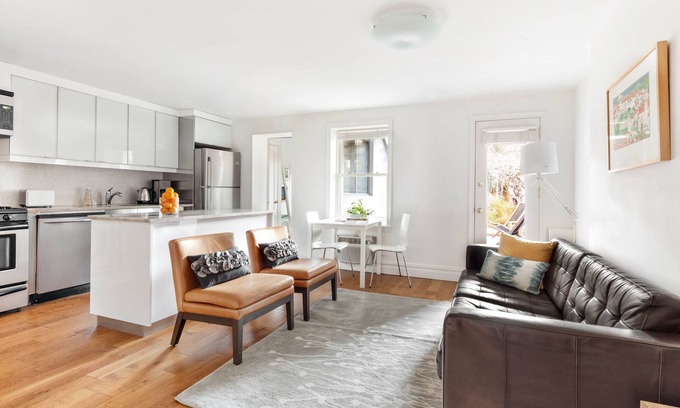 Carroll Gardens Apartment | Carroll Gardens, Brownstone 2 Bedroom with garden, one block to F/G station