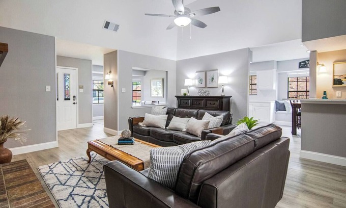 Northeast Carrollton House | Carrollton Retreat – Pet-Friendly, Sleeps 8!