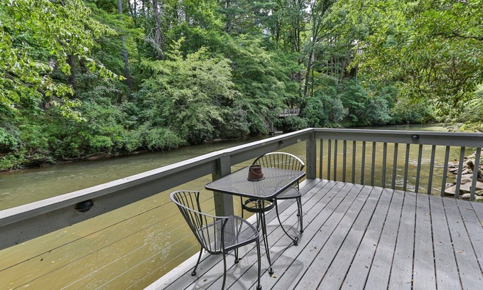 Rivers Edge Cabin | Cartecay Canoe House