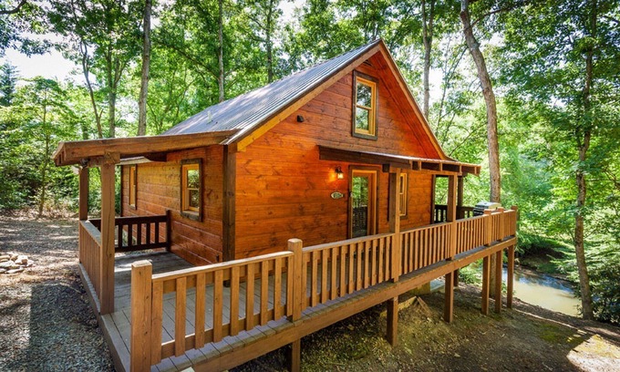 Ellijay Cabin | Cartecay Fever - Fire Pit by River, Hot Tub
