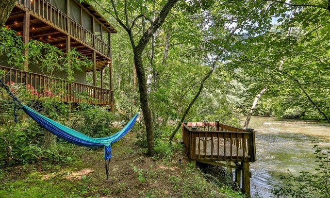 Ellijay Cabin | Cartecay River Tails