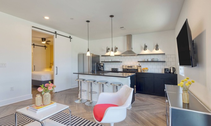 Historic Edgefield Apartment | Carter #502 by AvantStay | Mins to Downtown