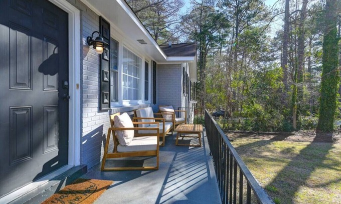 Forest Acres House | Carter Street Retreat | Pet Friendly | Sleeps 8