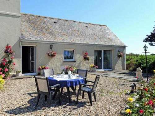 Pembroke House | Carthouse Cottage
