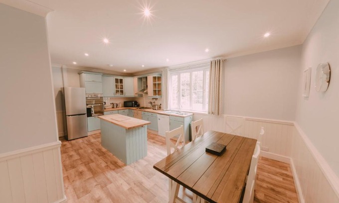 Merthyr Tydfil House | Cartref